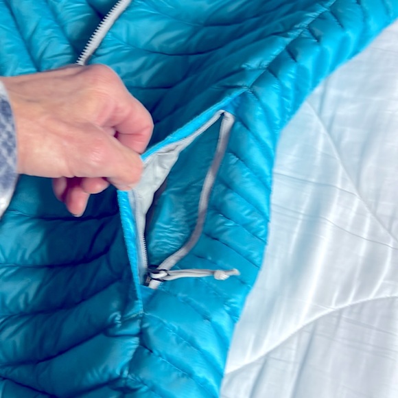 The North Face Woman’s NWT 800 PRO Bright Blue Down Filled Vest size small - Picture 10 of 10